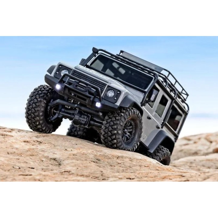 MODEL-TRAXXAS  DEFENDER 4M - SILVER     