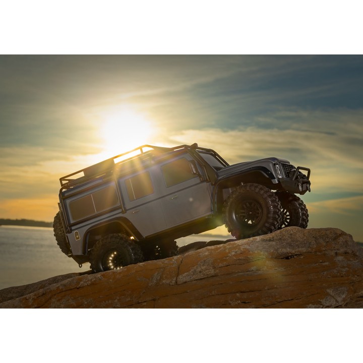 TRAXXAS 82256-4 TRX-4 DEFENDER - wersja srebrna